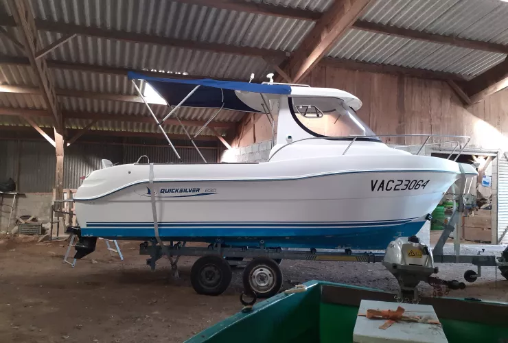 QUICKSILVER 625 PILOTHOUSE