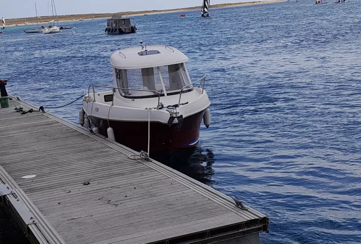 QUICKSILVER ARVOR 215 AS
