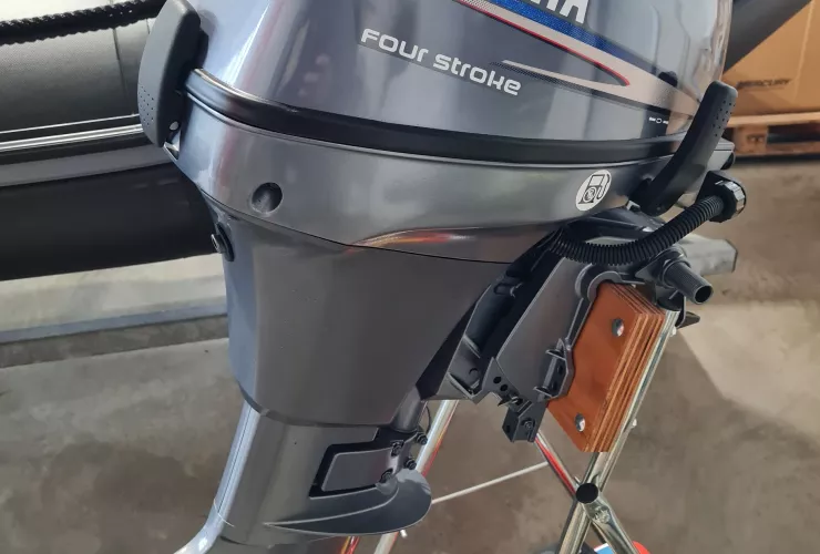 YAMAHA
