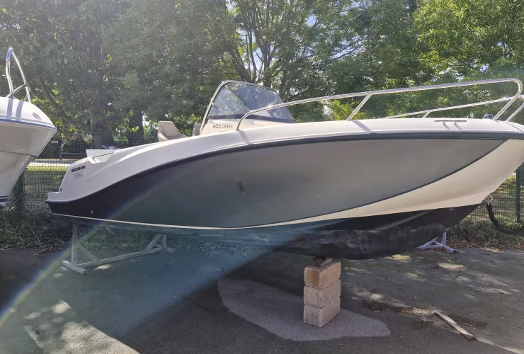 QUICKSILVER ACTIV 605 OPEN