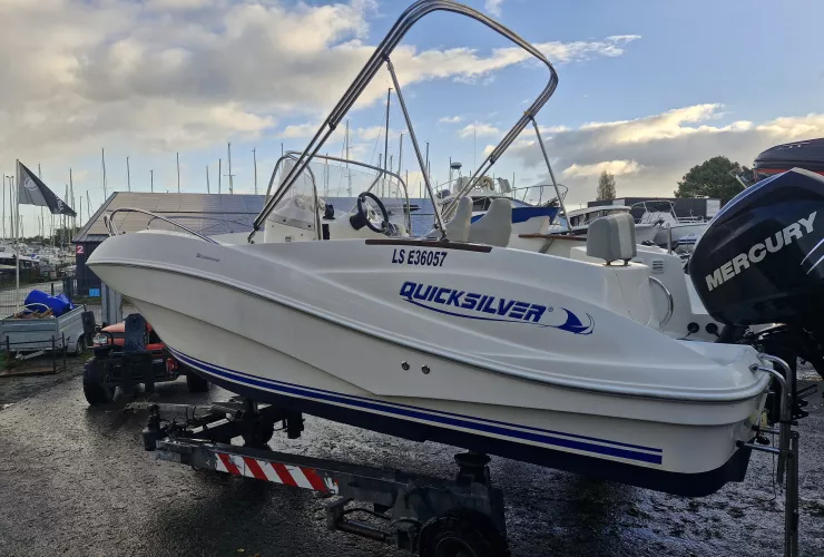 QUICKSILVER 635 COMMANDER - 3