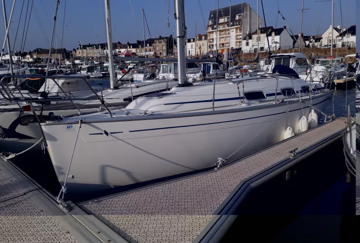BAVARIA YACHTS BAVARIA 30 CRUISER