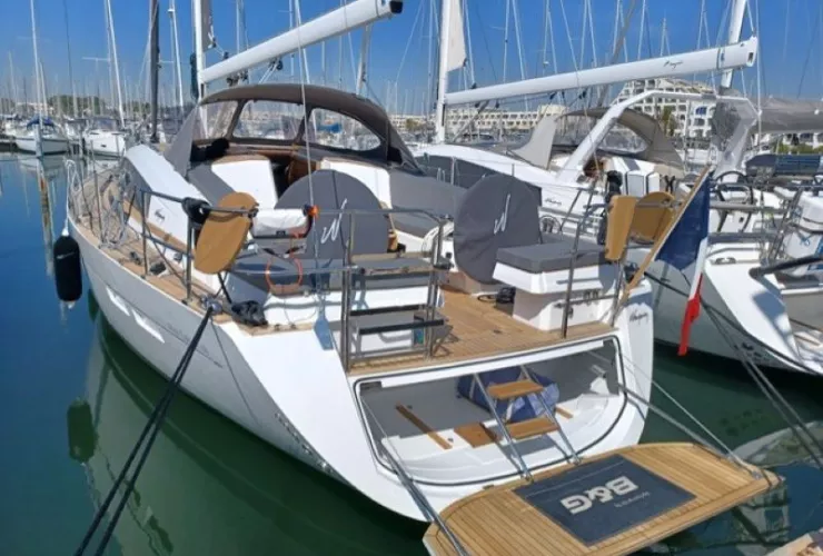 WAUQUIEZ PILOT SALOON 48