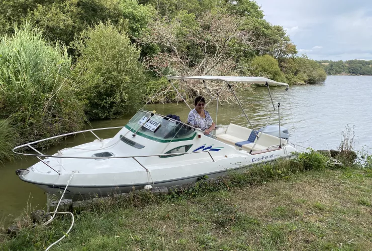 B2 MARINE CAP FERRET 550