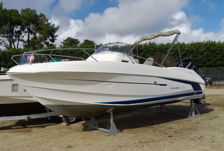 BENETEAU FLYER 750 SD
