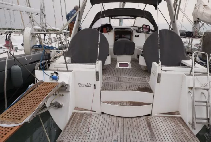 WAUQUIEZ PILOT SALOON 47