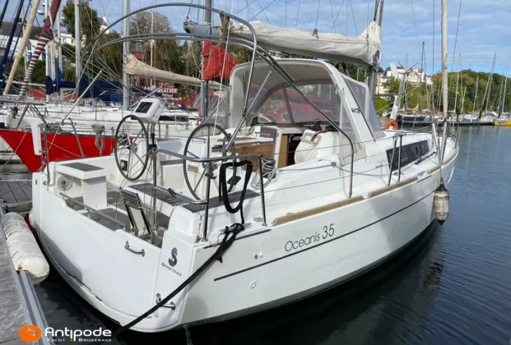 BENETEAU OCEANIS 35 - 15