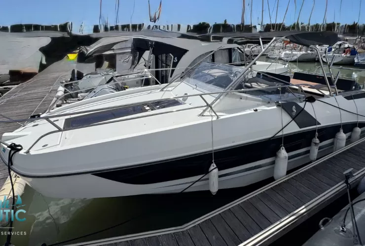 BENETEAU FLYER 8.8 SUNDECK - 25