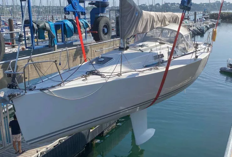 J BOATS J 109