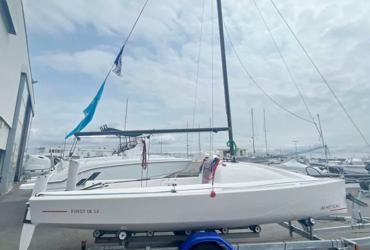 BENETEAU FIRST 18SE