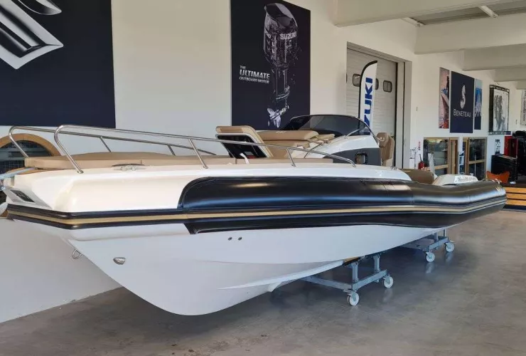 NUOVA JOLLY PRINCE 28 SPORT CABIN