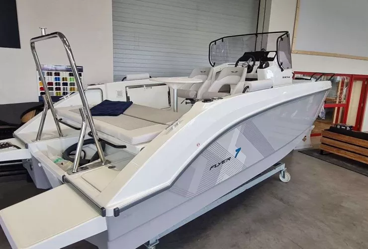 BENETEAU FLYER 7 SPACEDECK