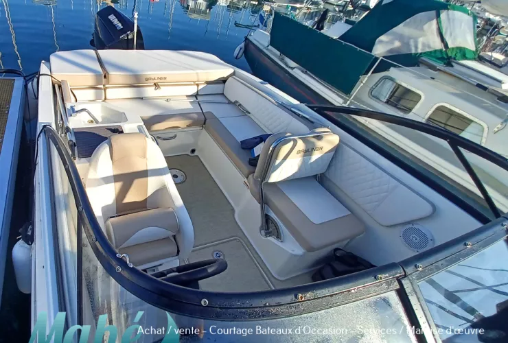 BAYLINER VR6 CUDDY