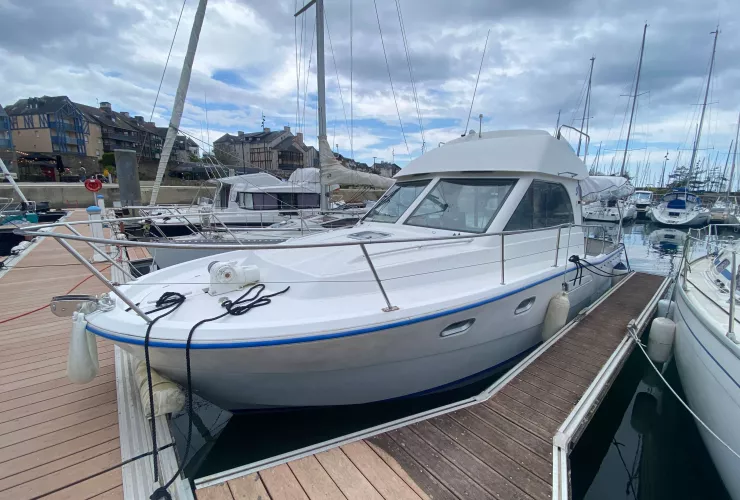 BENETEAU ANTARES 905