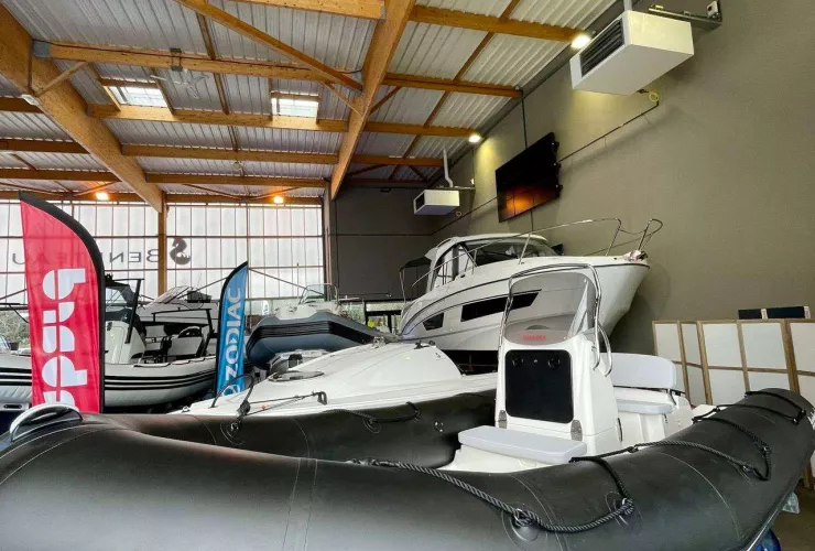 BOMBARD SUNRIDER 550