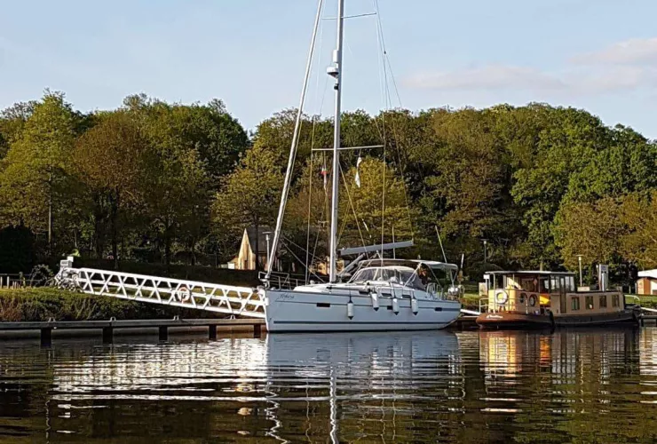 BAVARIA YACHTS BAVARIA 40 CRUISER