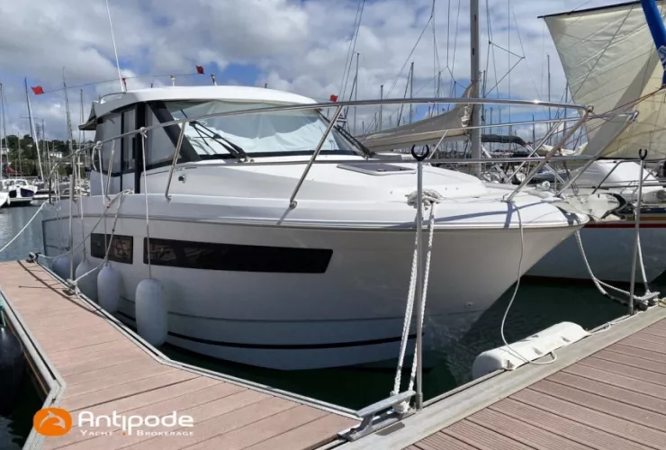 JEANNEAU MERRY FISHER 855