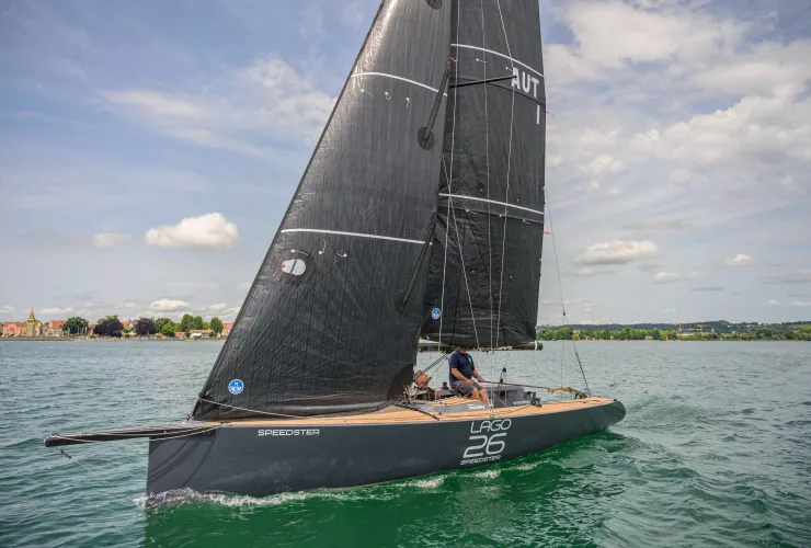 CHAMPIONSHIP YACHTING LAGO 26 SPEEDSTER
