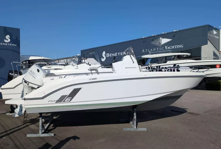 BENETEAU FLYER 6 SPACEDECK - 3