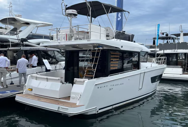 BENETEAU SWIFT TRAWLER 37 FLY