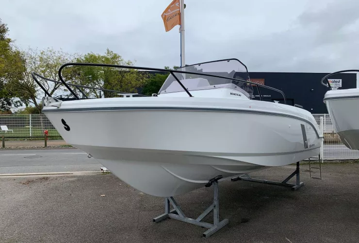 BENETEAU FLYER 7 SUNDECK