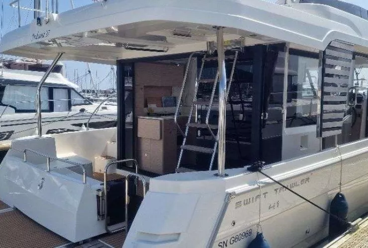 BENETEAU SWIFT TRAWLER 41 FLY - 3