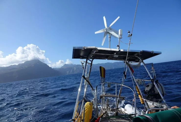 HANS CHRISTIAN HANS CHRISTIAN 43 - 2