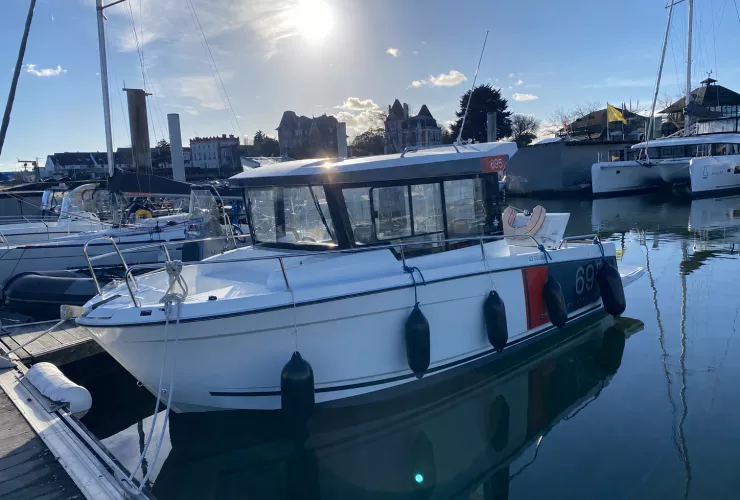 JEANNEAU MERRY FISHER 695 SPORT SÉRIE 2 - 2