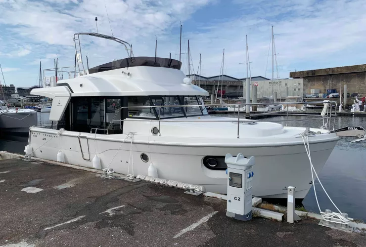 BENETEAU SWIFT TRAWLER 35
