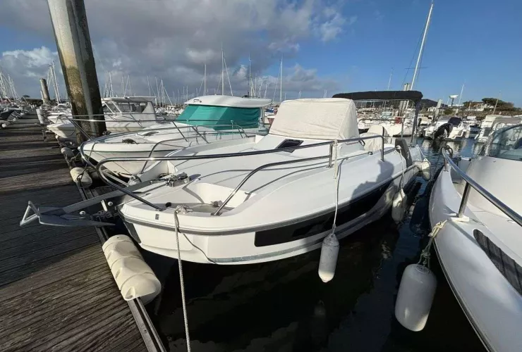 BENETEAU FLYER 7.7 SUNDECK