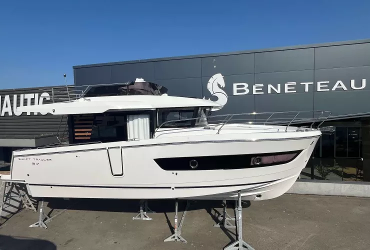 BENETEAU SWIFT TRAWLER 37 FLY - 1