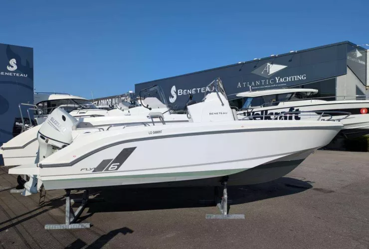 BENETEAU FLYER 6 SPACEDECK - 3