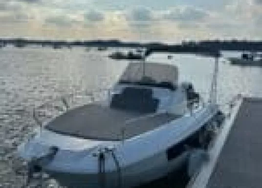 PRUA AL VENTO - PRUA AL VENTO 700 SUNDECK - 7