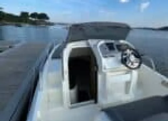 PRUA AL VENTO - PRUA AL VENTO 700 SUNDECK - 10