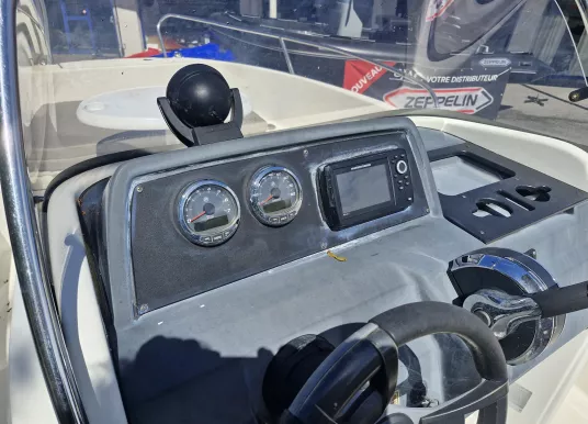 QUICKSILVER - ACTIV 605 OPEN - 5