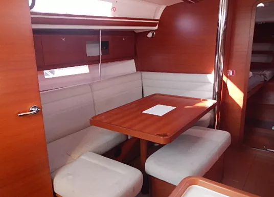 DUFOUR YACHTS - DUFOUR 380 - 9