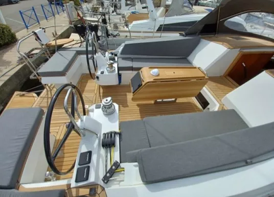 WAUQUIEZ - PILOT SALOON 48 - 9