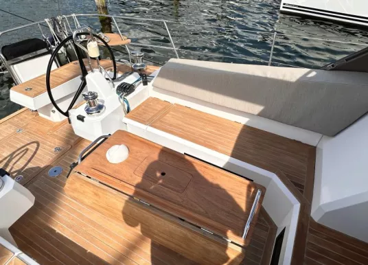 WAUQUIEZ - PILOT SALOON 48 - 10
