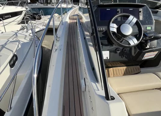 QUICKSILVER - ACTIV 875 SUNDECK - 9