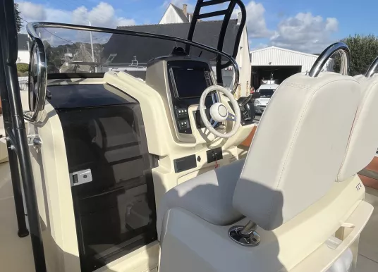 INVICTUS - INVICTUS 270 FX - 10