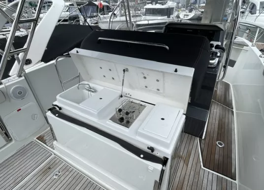 BENETEAU - FLYER 8.8 SPACEDECK - 12