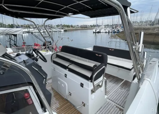 BENETEAU - FLYER 8.8 SPACEDECK - 4