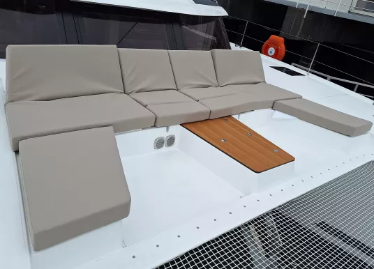 FOUNTAINE PAJOT - AURA 51 - 2