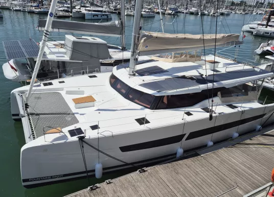 FOUNTAINE PAJOT - AURA 51