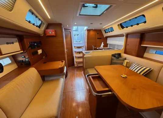 ITALIA YACHTS - 12.98 - 16