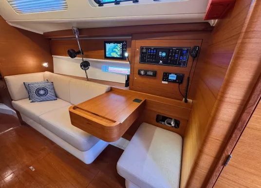 ITALIA YACHTS - 12.98 - 21