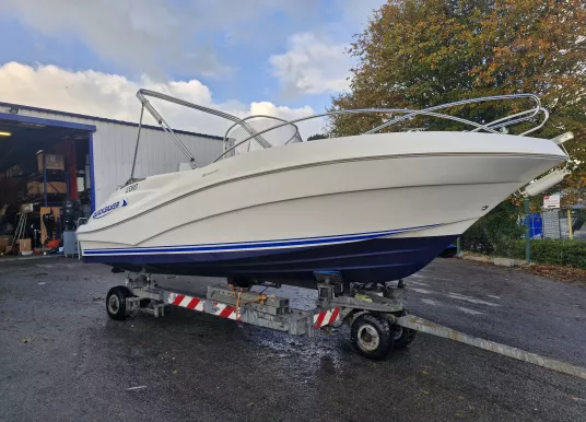QUICKSILVER - 635 COMMANDER