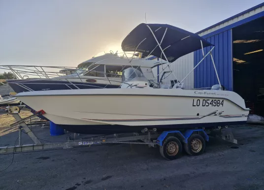 B2 MARINE - CAP FERRET 652 Sun deck
