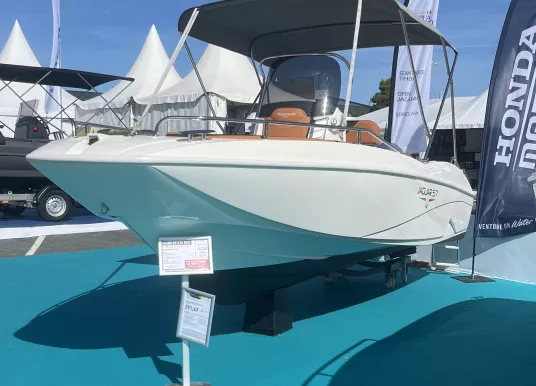 PRUA AL VENTO - JAGUAR 570 OPEN - 2