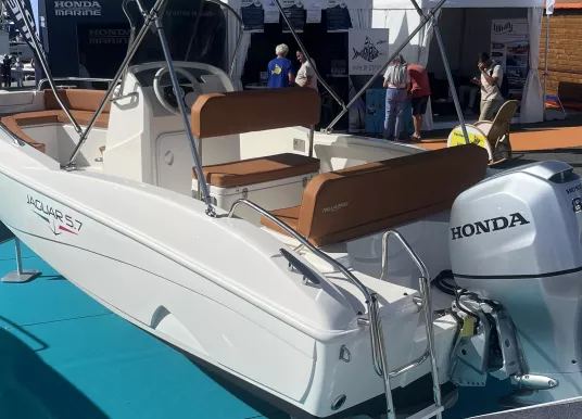 PRUA AL VENTO - JAGUAR 570 OPEN - 8